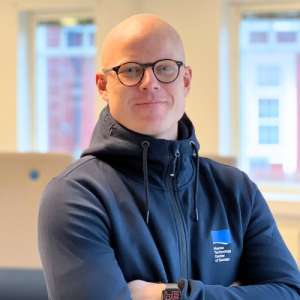 D Webb 2 R213ztf70pfylkal7kbq5c4j2vdgry2zb4fkcxiavc